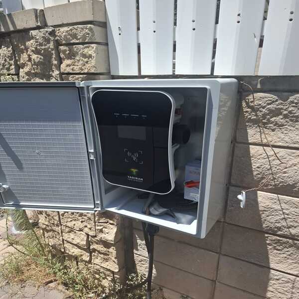 התקנת עמדת טיענה לרכב